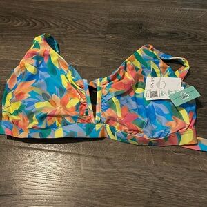 NWT sunsets bikini top